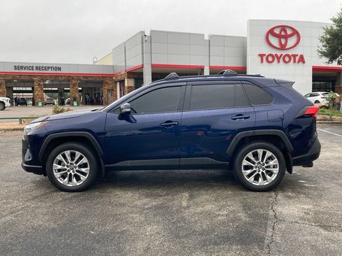 Used 2025 Toyota RAV4 XLE Premium FWD image 7