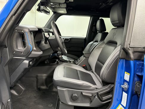 Used 2024 Ford Bronco Black Diamond image 14