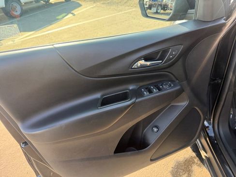 Used 2022 Chevrolet Equinox LT image 11