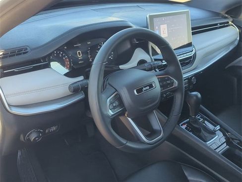 Certified 2024 Jeep Compass Limited image 12