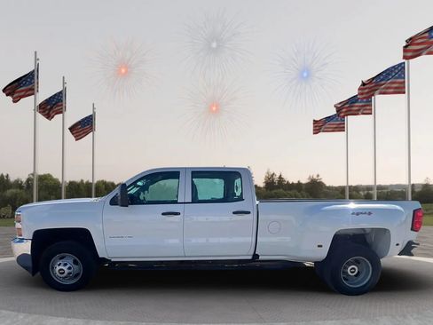 Used 2017 Chevrolet Silverado 3500 W/T AWD/4WD image 4
