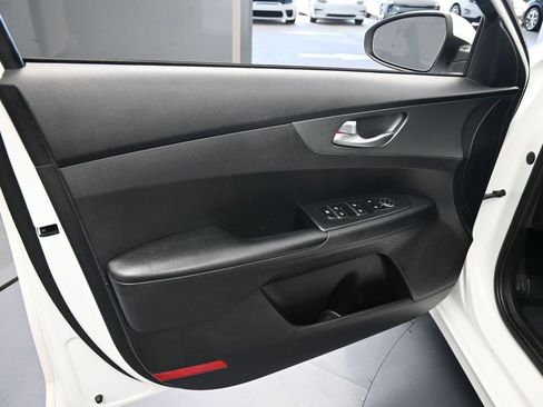 Used 2019 Kia Forte LXS image 15