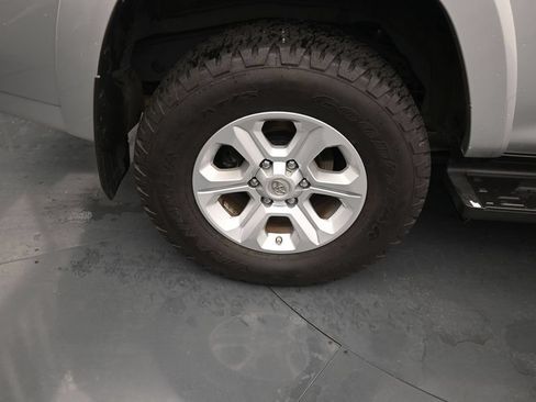 Used 2021 Toyota 4Runner SR5 AWD/4WD image 10