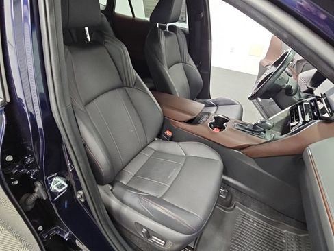 Used 2021 Toyota Venza Limited AWD/4WD image 42