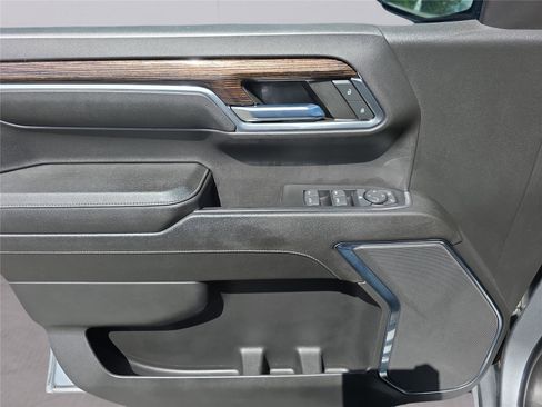 Used 2023 GMC Sierra 1500 Elevation image 17
