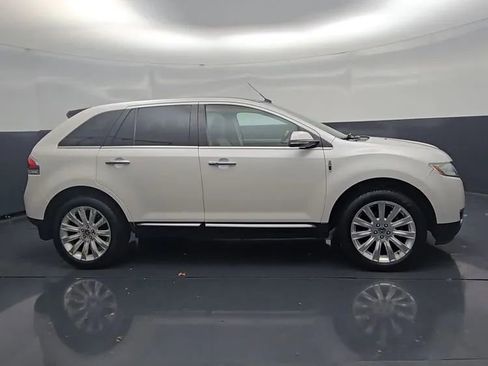 Used 2014 Lincoln MKX AWD w/ Equipment Group 102A image 2