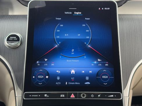 Used 2025 Mercedes-Benz GLC 300 4MATIC image 35