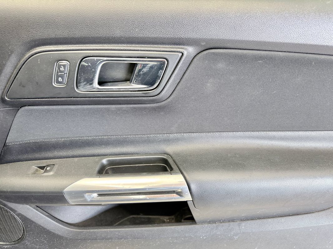 Used 2017 Ford Mustang Coupe RWD image 16