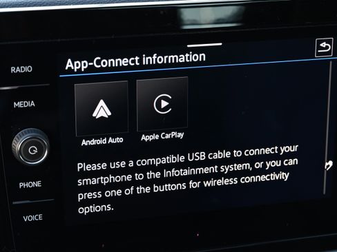 Used 2025 Volkswagen Jetta SE w/ Sunroof Package image 18