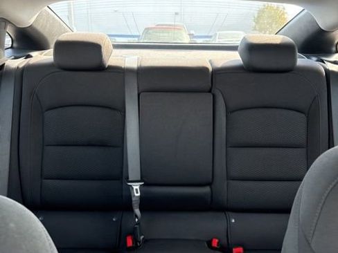 Used 2023 Chevrolet Malibu LT image 4