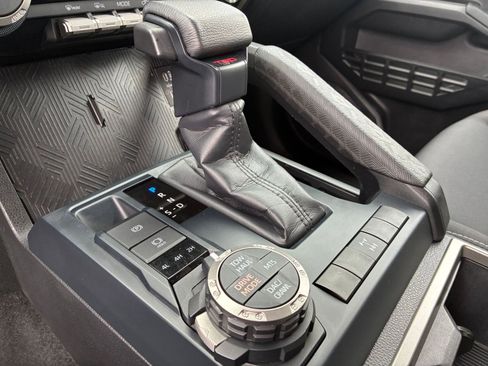 Used 2025 Toyota Tacoma TRD Off-Road image 36