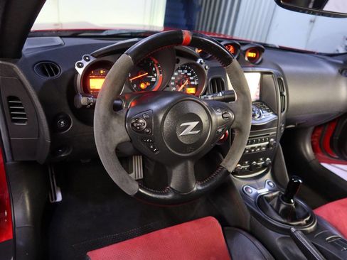 Used 2016 Nissan 370Z NISMO image 18