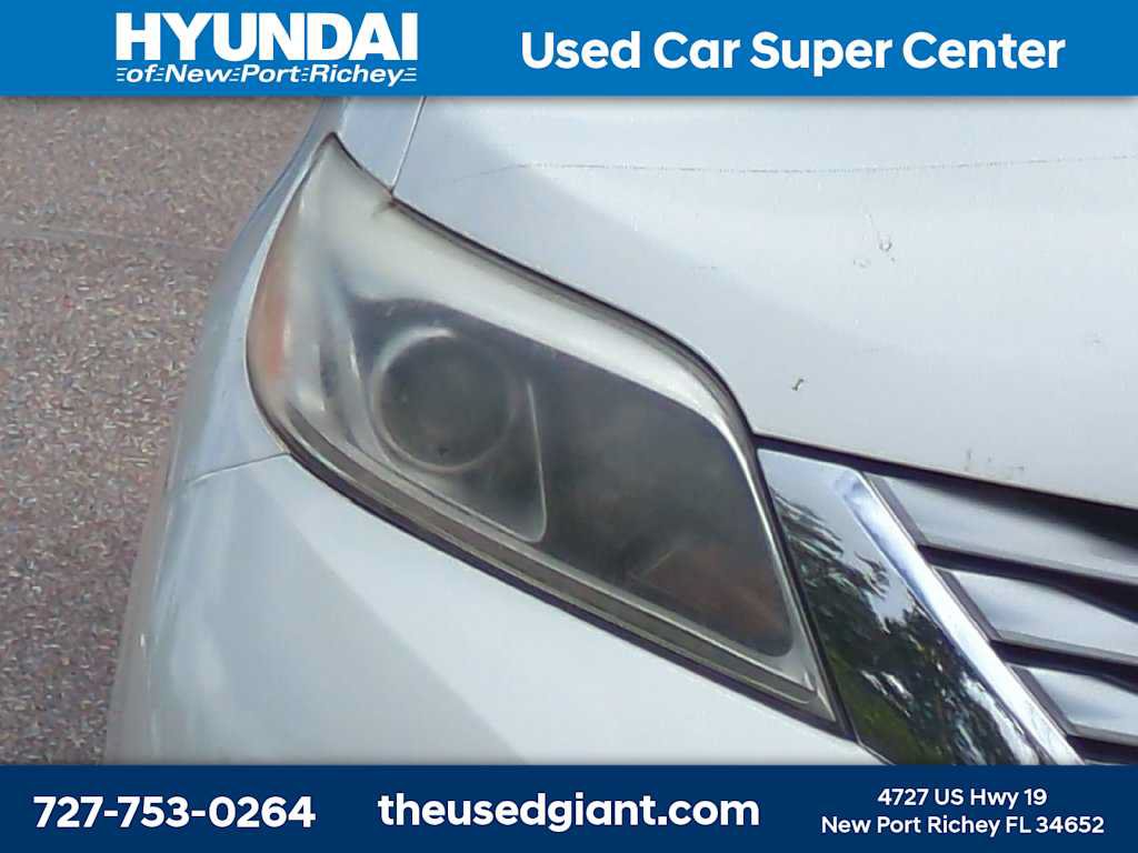 Used 2015 Toyota Sienna Limited Premium w/ Advanced Technology Package FWD image 9