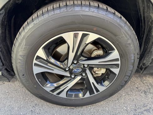 Used 2025 Subaru Crosstrek 2.5i Premium AWD/4WD image 15