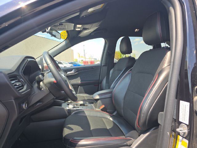 Certified 2025 Ford Escape ST-Line AWD/4WD image 13