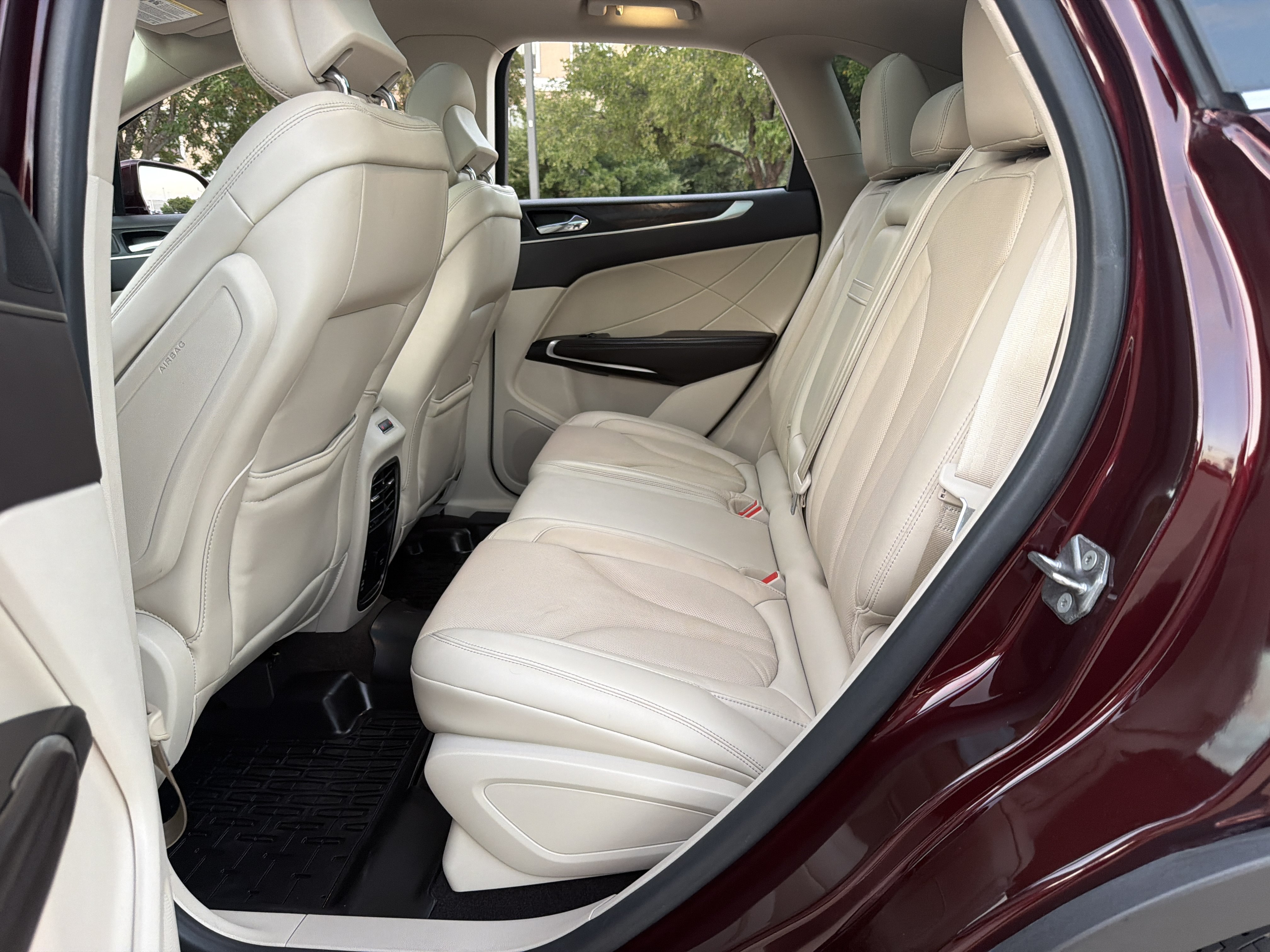 Used 2019 Lincoln MKC Reserve w/ MKC Climate Package FWD image 22