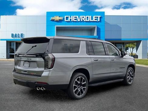New 2026 Chevrolet Suburban RST AWD/4WD image 3