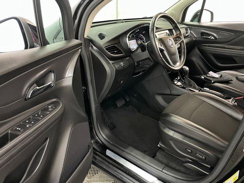 Certified 2022 Buick Encore Preferred w/ Safety Package image 19