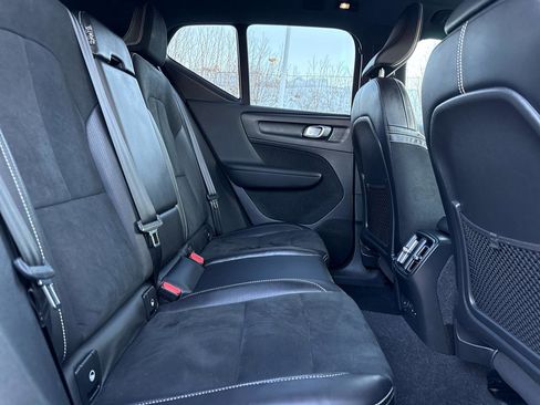 Used 2021 Volvo XC40 P8 Recharge w/ Climate Package image 29