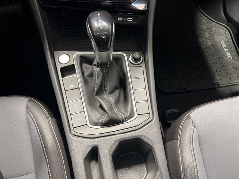 New 2025 Volkswagen Jetta SE image 33