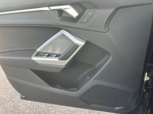 Used 2025 Audi Q3 2.0T Premium image 12