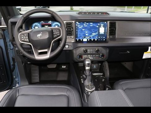 New 2025 Ford Bronco Badlands image 17