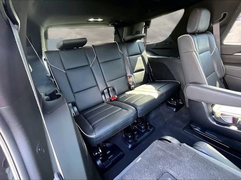 Used 2025 Cadillac Escalade Premium Luxury AWD/4WD image 26