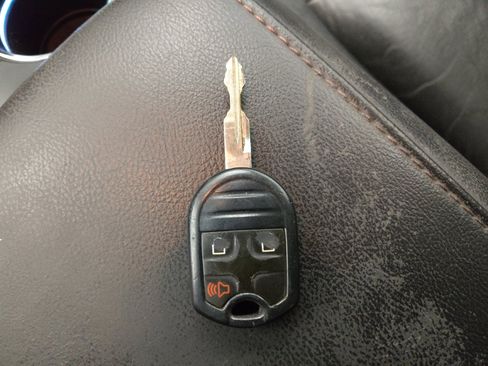 Used 2014 Ford Edge Limited image 32