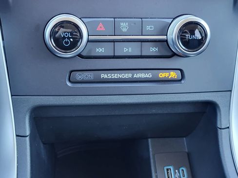 Used 2024 Ford Edge SE image 21