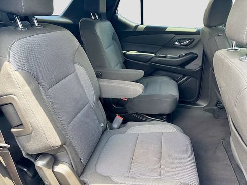 Used 2023 Chevrolet Traverse LT FWD image 28