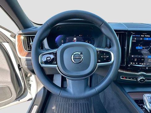 Used 2024 Volvo XC60 B5 Ultimate w/ Protection Package Premier image 11