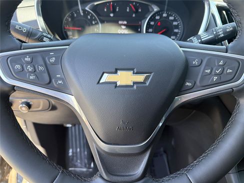 Used 2023 Chevrolet Equinox LT AWD/4WD image 14