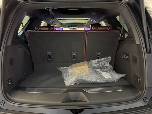 Used 2026 Cadillac Escalade Luxury w/ Touring Package AWD/4WD image 25