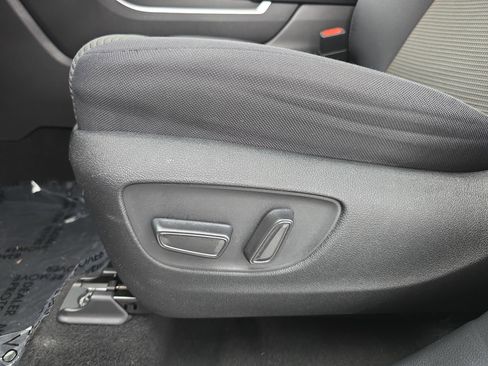 Used 2023 Toyota Highlander L image 29