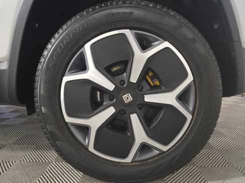 Used 2024 Rivian R1S Adventure AWD/4WD image 10
