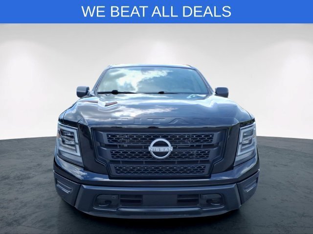 Used 2024 Nissan Titan SV w/ SV Bronze Edition Package AWD/4WD image 4