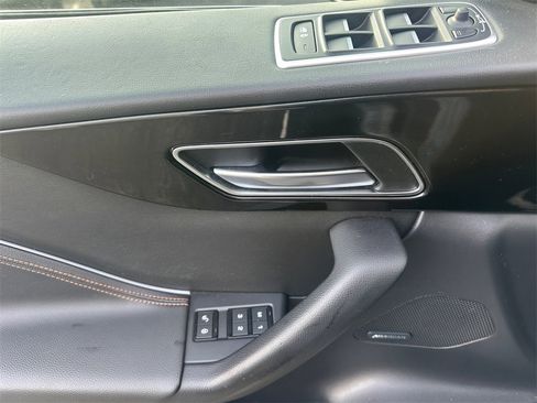 Used 2020 Jaguar F-PACE Prestige image 28