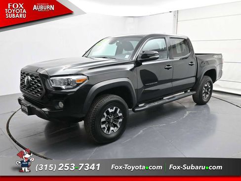 Used 2023 Toyota Tacoma TRD Off-Road image 2