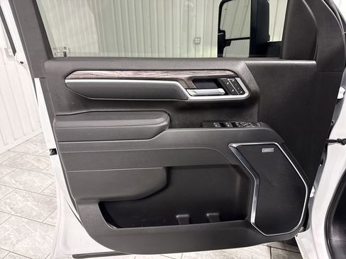 Used 2025 Chevrolet Silverado 2500 LTZ w/ LTZ Convenience Package image 23