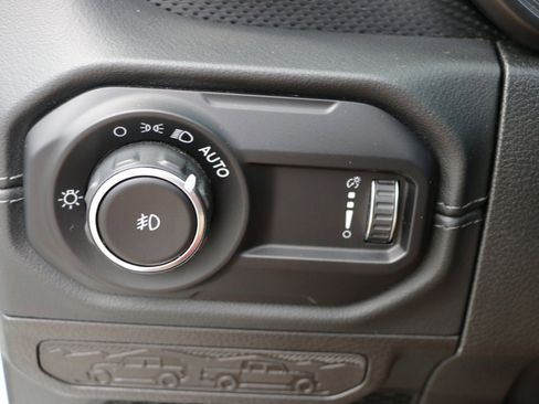 Used 2024 Jeep Wrangler Unlimited Rubicon 392 image 19