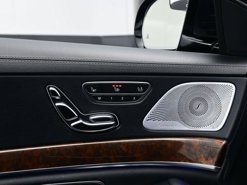 Used 2014 Mercedes-Benz S 550 Sedan image 11