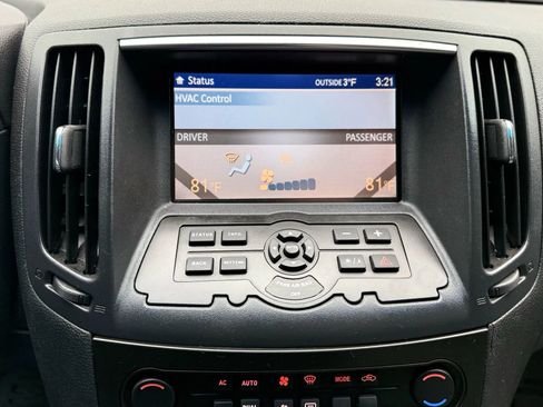 Used 2009 INFINITI G37 Journey w/ Premium Pkg image 18