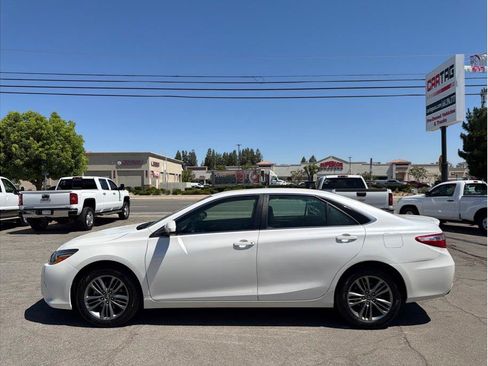 Used 2017 Toyota Camry SE FWD image 16