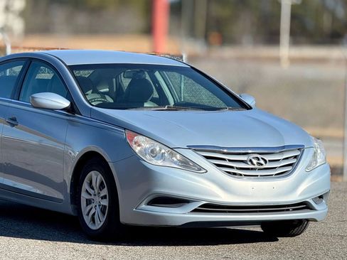 Used 2011 Hyundai Sonata GLS image 15