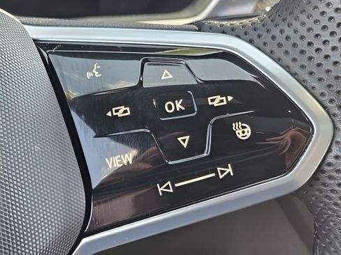 Certified 2024 Volkswagen Tiguan SEL R-Line AWD/4WD image 23