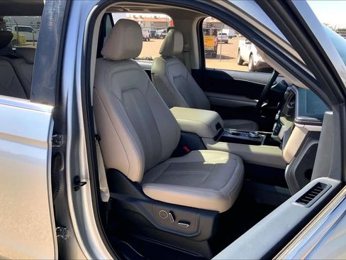 Used 2024 Ford Expedition Max Limited image 8