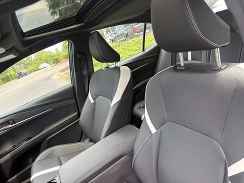 Used 2026 Toyota Camry SE w/ Multimedia Upgrade Package FWD image 9
