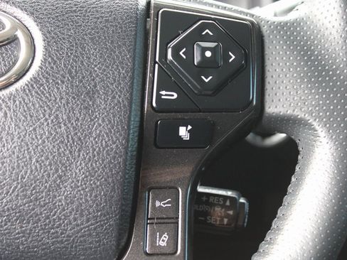 Used 2021 Toyota 4Runner Venture image 14