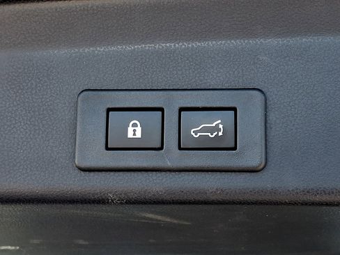 Used 2023 Subaru Ascent Limited w/ Technology Package image 29