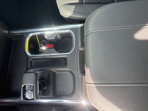 Used 2023 GMC Sierra 1500 SLT w/ SLT Premium Package image 28